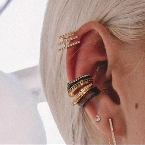 ASTRID & MIYU Basic Crystal Armour Ear Cuff - Picture 2 of 6